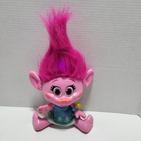 Troll Doll Hug Time Poppy 14" Talking / Light Up - Hasbro - 2015 - Dreamworks - Picture 12 of 14